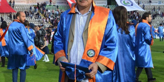 Azmiyle 56 Yaşında Üniversite Bitirdi