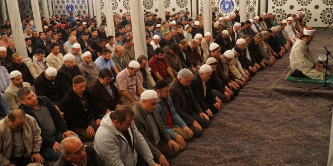 Enderun Usulü Kılınan Teravih Namazına Yoğun İlgi