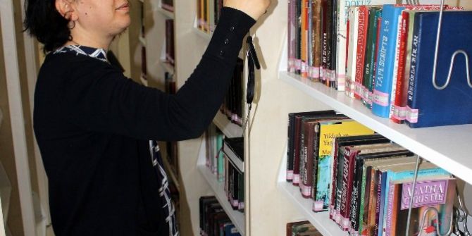 Kitaplar Bu Makine Sayesinde Pırıl Pırıl Oluyor