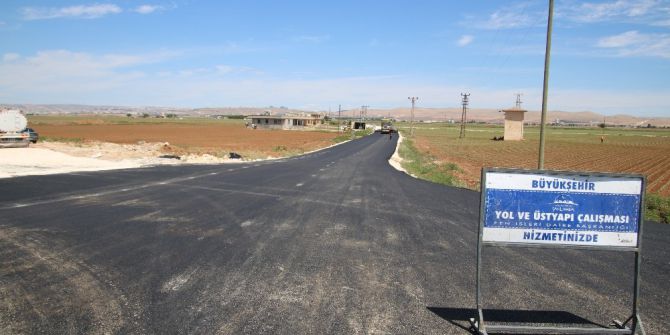 Büyükşehir’den Kırsal Mahalle Yollarına Sıcak Asfalt