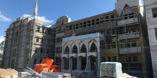 Merkez Fatma Semsettin Çamoğlu Ortaokulu Çalışmaları Hızla Devam Ediyor