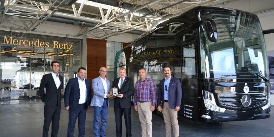Atiker Konyaspor Yeni Mercedes-benz Travego İle Avrupa Yolunda