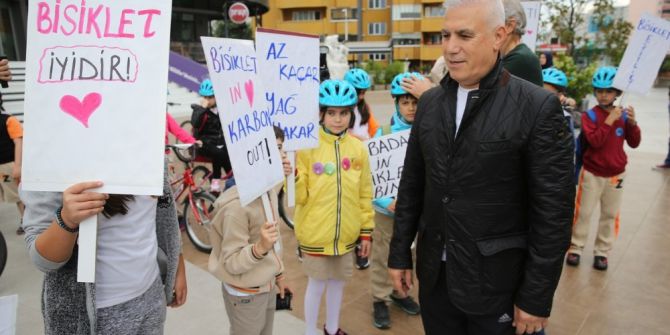 Nilüfer’de Öğrenciler Okullarına Bisikletle Gidiyor