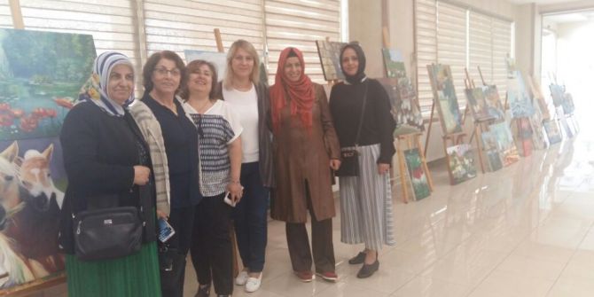 Ev Kadınlarının Yılsonu Sergisi