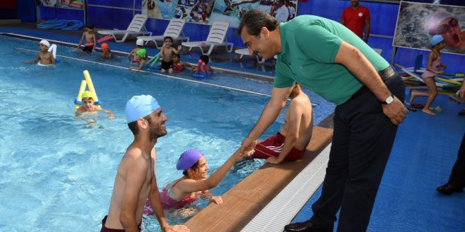 Adana’da Yüzme Bilmeyen Kalmayacak