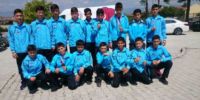 Kağıtsporlu Boksörlerden İki Türkiye Derecesi