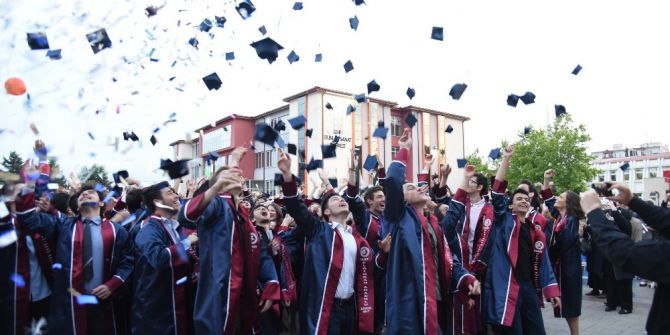 Başkan Doğan, Liseyi Bitiren Kızının Mutluluğuna Ortak Oldu