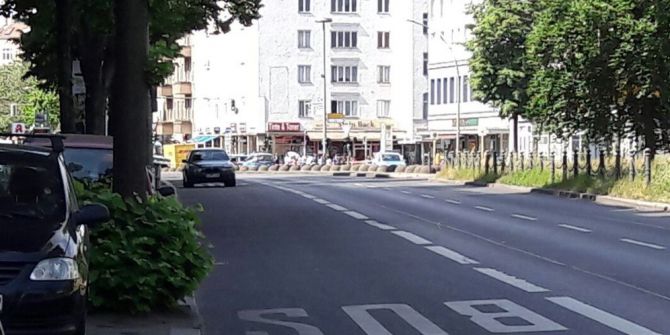 Berlin’de Bomba Yüklü Araç Alarmı
