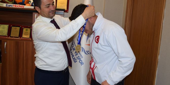 Şampiyondan Demir’e Ziyaret