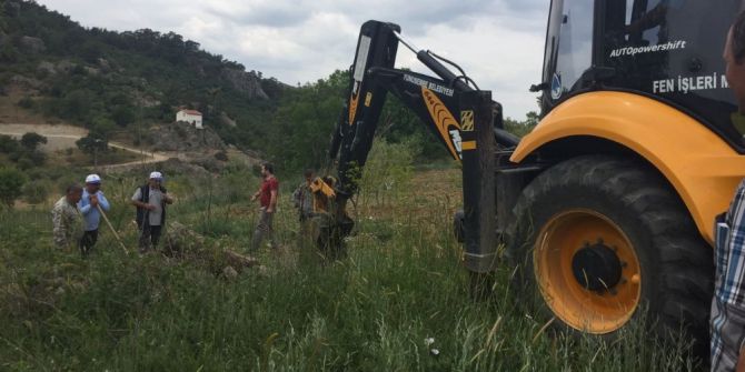 Demirci Mahallesinde Çiftçiler Yunusemre İle Gülecek