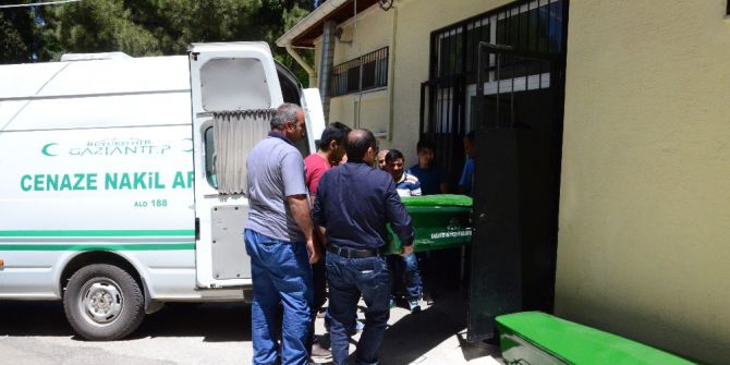 Eşini Ve Çocuklarını Öldürüp Evini Yakan Şahıs Yoğun Bakımdan Çıktı