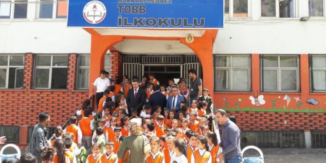 Hakkarili İş Adamından Eğitime Destek