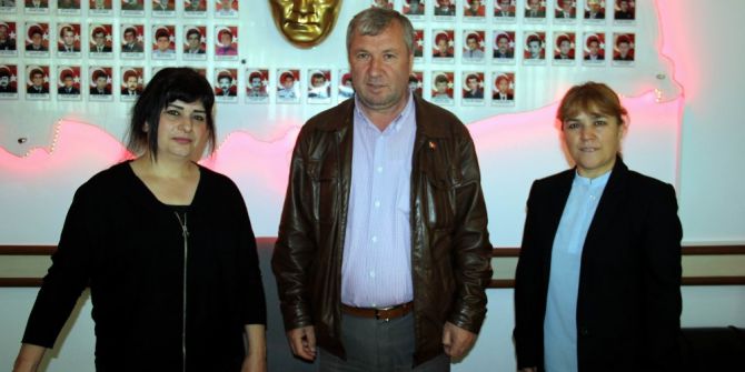 Tiyatrodan Elde Edilen Gelir Emşav’a Bağışlandı