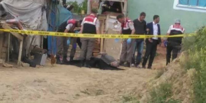 Ayrı Yaşadığı Eşini Ve Kayınpederini Av Tüfeği İle Öldürdü