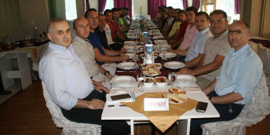 Devrek Belediye Spor Kulübünden Tanışma Ve Kaynaşma Yemeği