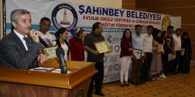 Evlilik Okulundan 158 Çift Daha Sertifikasını Aldı