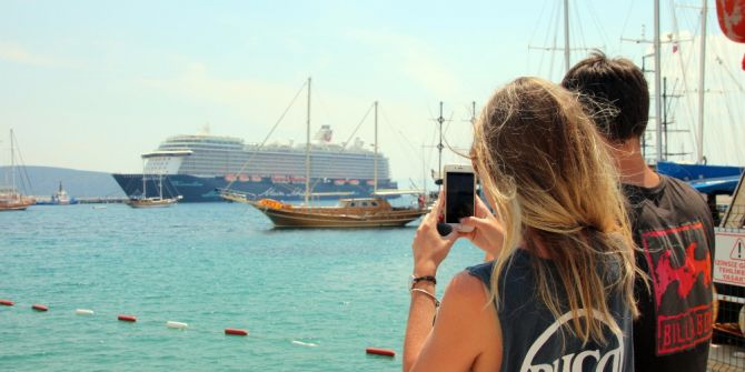 3 Bin 653 Turist Bir Anda Bodrum’a Akın Etti
