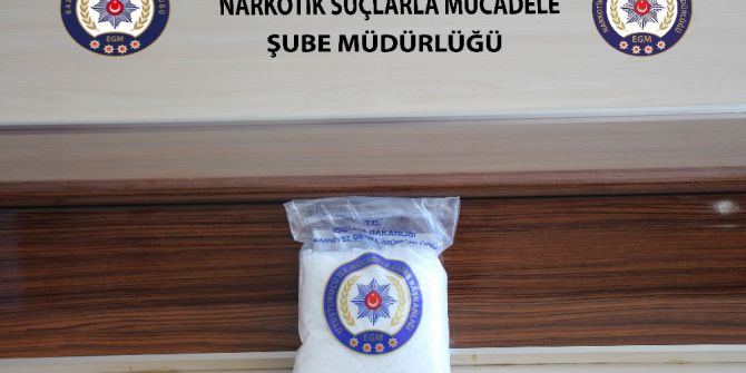 Motor Kaputuna Gizlenmiş 1 Kilo 200 Gram Uyuşturucu Ele Geçirildi