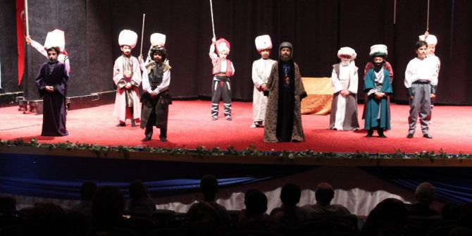 Çocuklar ’İstanbul’un Fethi 1453’ Tiyatrosunu Sahneledi