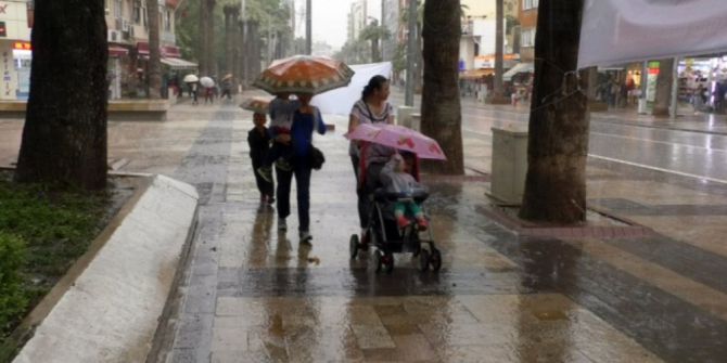 Denizli’de, Sağanak Yağış Etkili Oldu