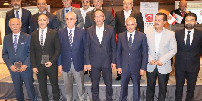 Adana Sanayi Odası 50. Yılında Üyelerine Plaket Verdi