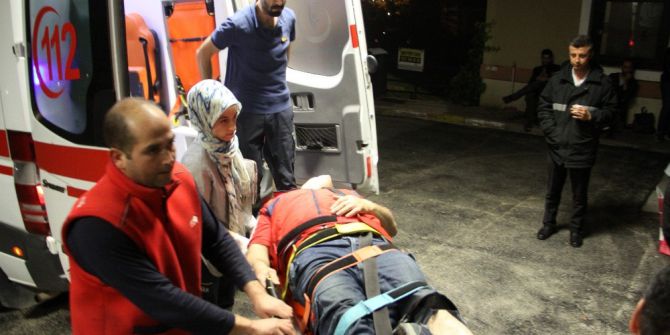 Yük Taşıma Bandına Ayağı Sıkışan İşçiyi İtfaiye Kurtardı