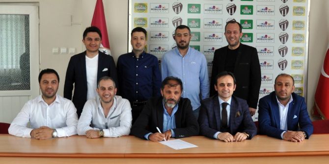 İnegölspor Teknik Direktörü Taşkın Güngör İle 12 Saat Sonra Yollarını Ayırdı