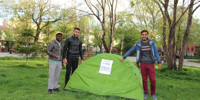 İftar Çadırı Kurulmamasına Öğrencilerden Tepki