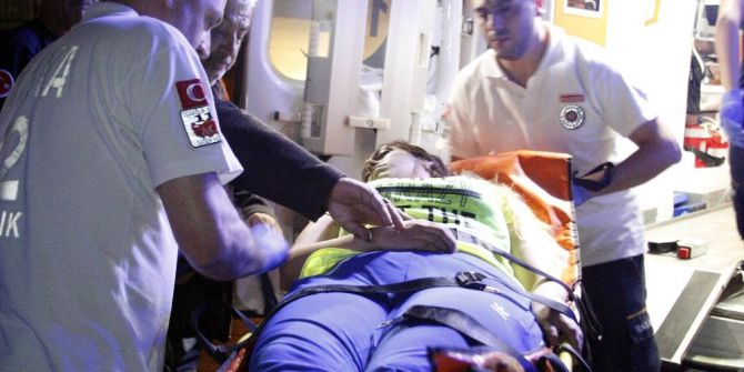 Eşiyle Tartışıp İlaç İçen Kadını, İtfaiye Balkondan Girerek Kurtardı