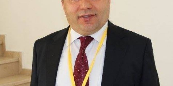 52 Yaşındaki Profesör Kalbine Yenik Düştü