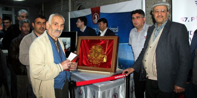 57. Alay Sancağı Camilerde Sergileniyor