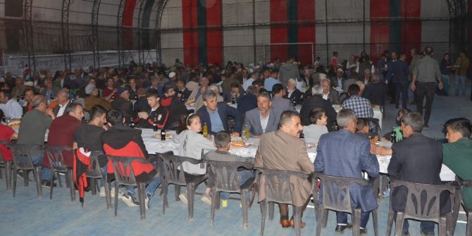 Hdp’den İftar Yemeği