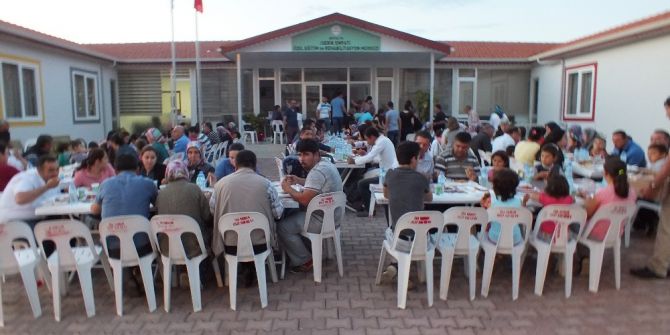 Engelliler Ve Aileleri İftar Sofrasında Buluştu