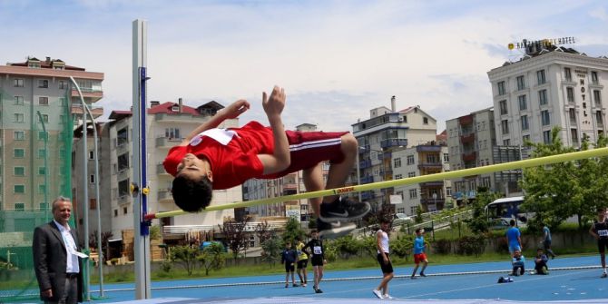 Okulsporları Yıldızlar Puanlı Atletizm Türkiye Birinciliği Trabzon’da Yapıldı