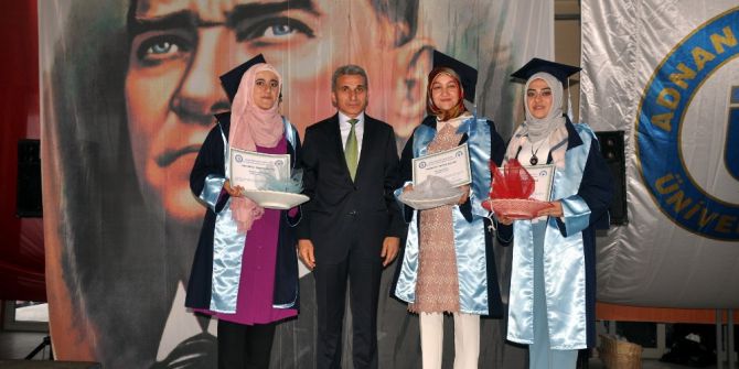 Nazilli Myo’da Mezuniyet Sevinci