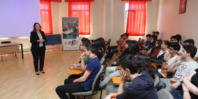 Sanko Üniversitesi Öğretim Üyeleri Öğrencileri Bilgilendirdi