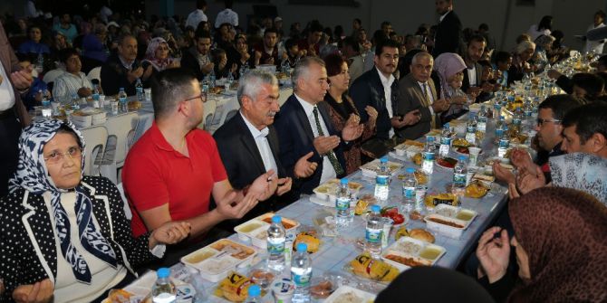 Büyükşenir’den Muratdede’de İftar Sofrası