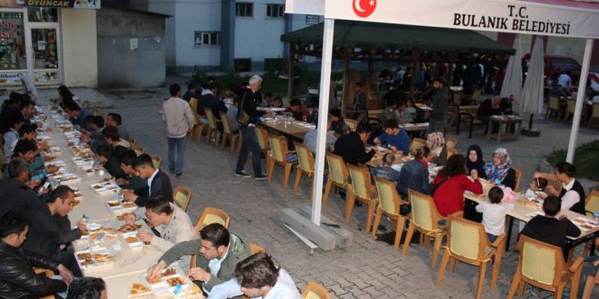 Bulanık Belediyesinden İftar Çadırı