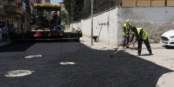 Akdeniz’de Asfalt Çalışmaları Aralıksız Sürüyor