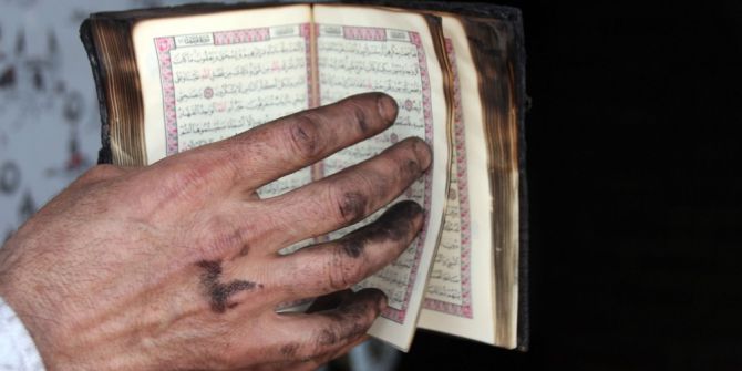 Alev Topuna Dönen Dükkanda Tek Yanmayan Kur’an-ı Kerim Oldu