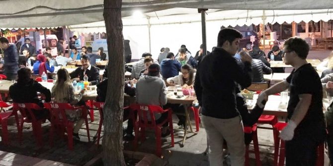 Hisarcık Belediyesinden 300 Kişiye İftar Yemeği