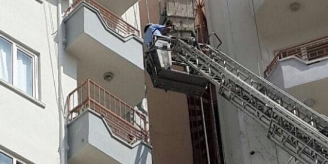 10. Katta Kopan İskele Halatında Asılı Kaldılar