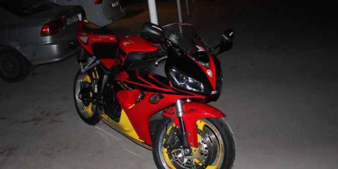 Manavgat’ta Plaka Ve Şase Numarası Olmayan Motosiklet Yakalandı