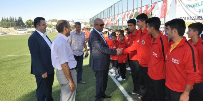 Kayyumdan 122 Öğrenciye Spor Malzemesi