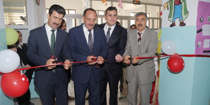 Gölbaşı Belediye Başkanı Duruay, Tübitak 4006 Bilim Fuarı’nda