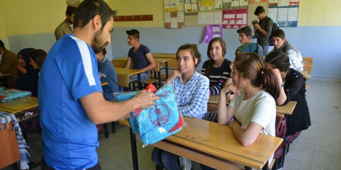 Öğrencilere Spor Malzemesi Desteği