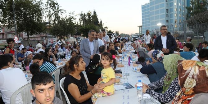 Yüreğir’de Sokak İftarları Başladı