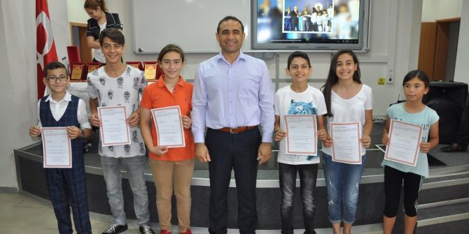 Türkiye Şampiyonu Öğrenciler Ödüllendirildi