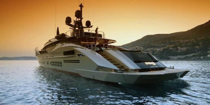 Rus Milyarder Üçüz Yatlarından Biriyle Geldi