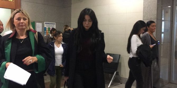 Asena Atalay Bu Kez Oğlunun Nafaka Davası İçin Adliyede